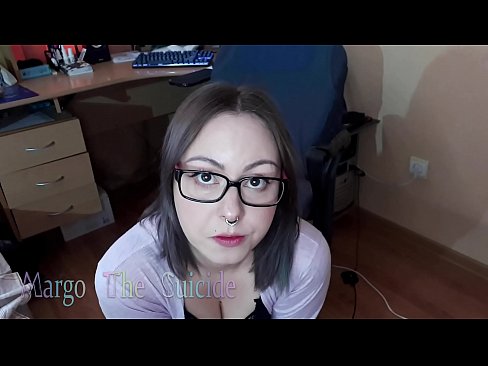 ❤️ Nighean gnèitheach le speuclairean a’ suirghe Dildo gu domhainn air a’ chamara Pornografach  leinn gd.milf-nut-net.ru ❌❤